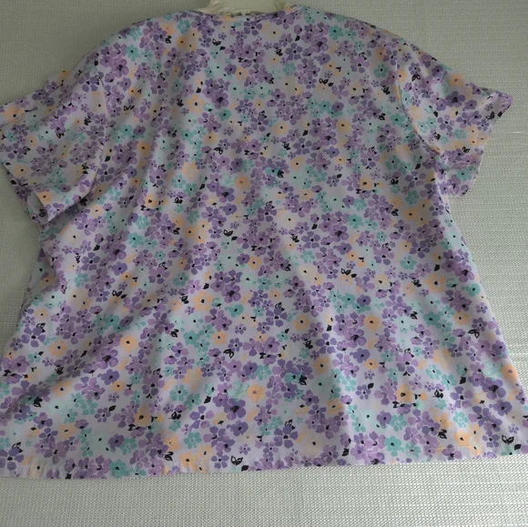 Willow Brook Floral Flowers Scrub Top Shirt Pockets Adult Women's 2XL - Picture 8 of 10